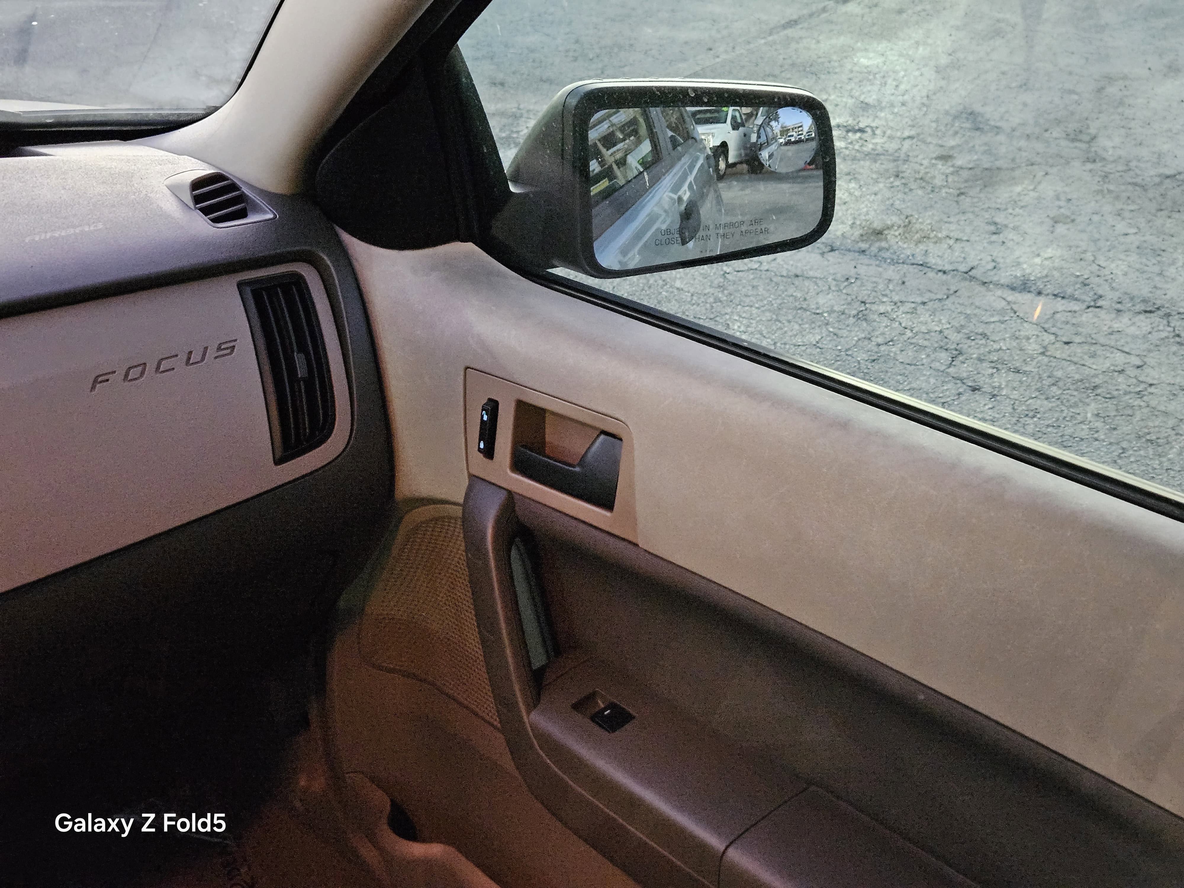 Used 2010 Ford Focus SE image 17