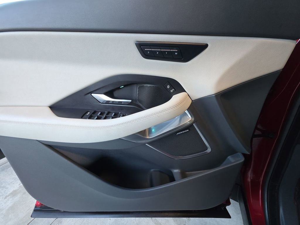 Used 2020 Jaguar E-PACE SE image 23