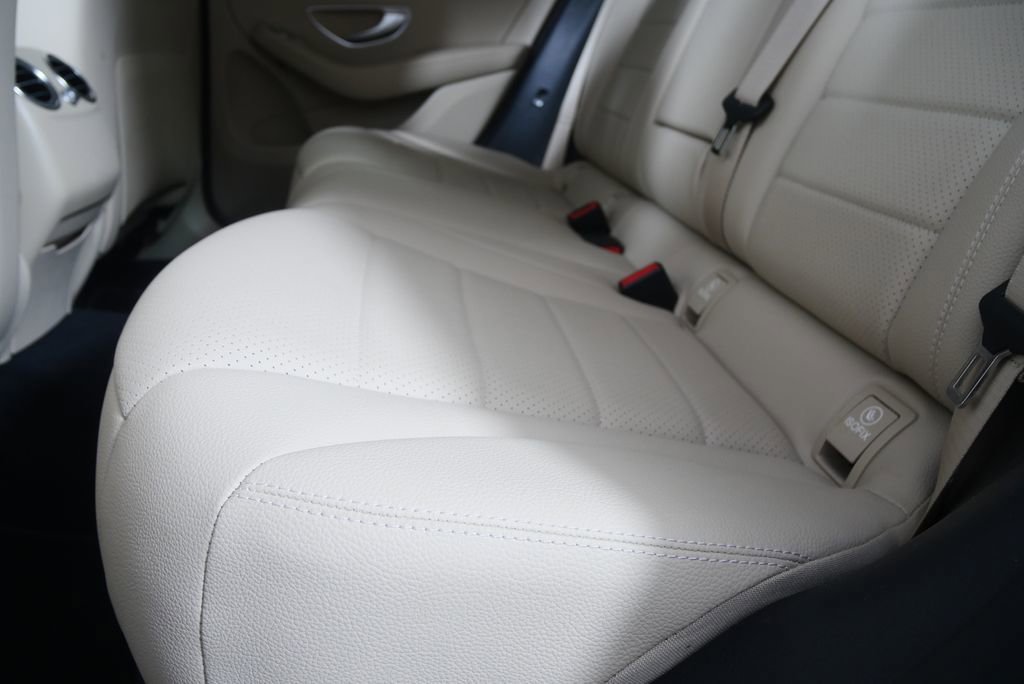 Used 2017 Mercedes-Benz GLC 300 4MATIC image 14