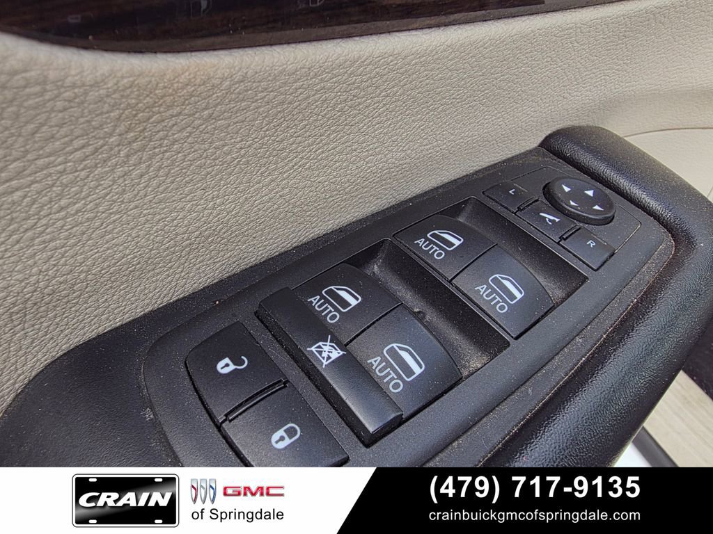 Used 2022 Chrysler Pacifica Limited FWD image 12