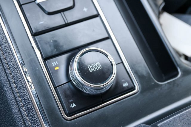 Used 2024 Ford Expedition Max XLT image 24