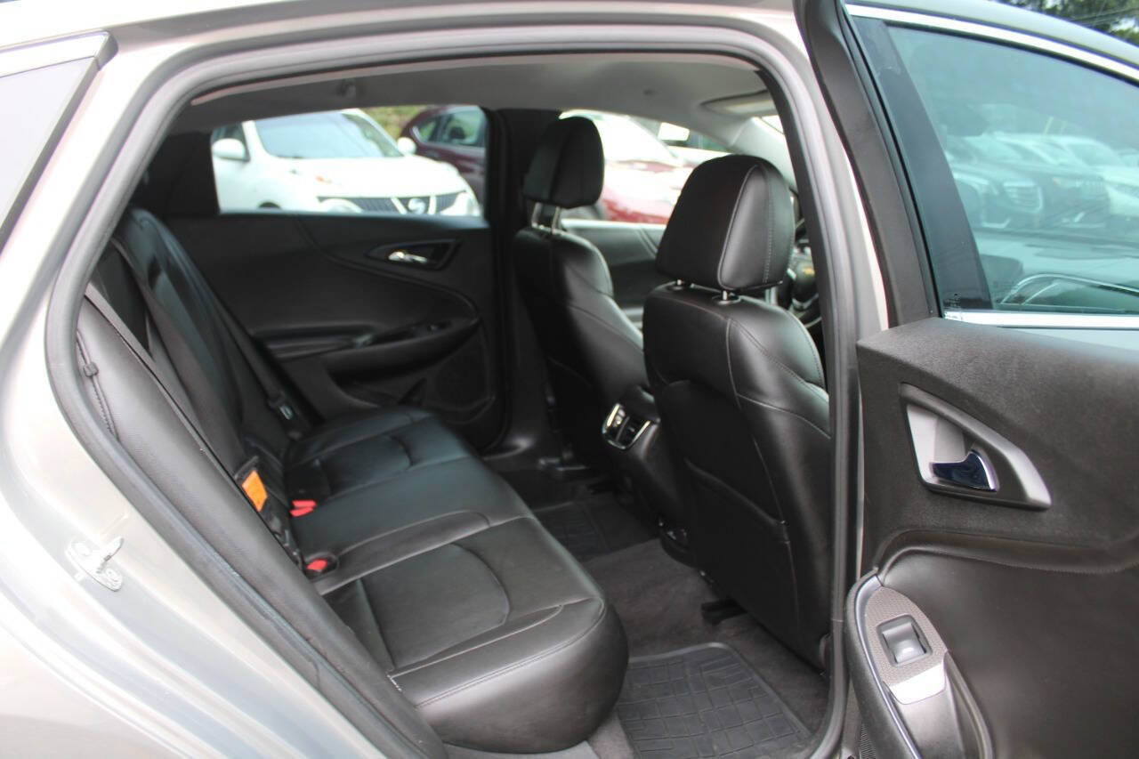 Used 2017 Chevrolet Malibu LT w/ Leather Package FWD image 27