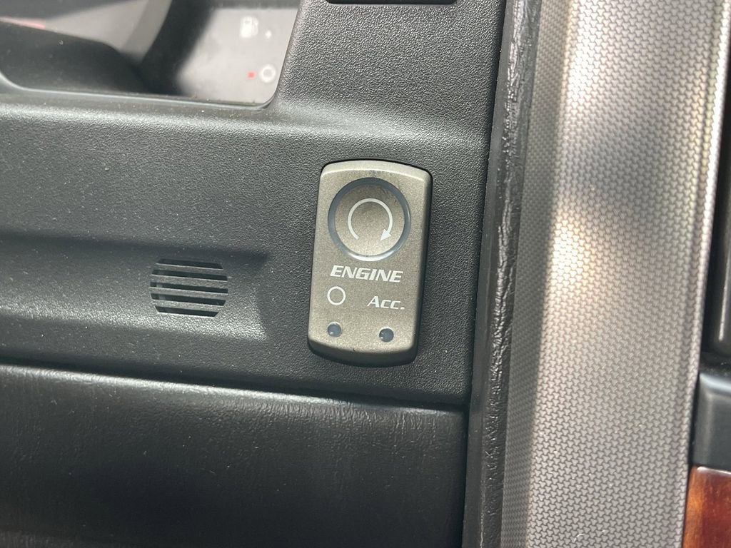 Used 2007 Cadillac XLR image 29