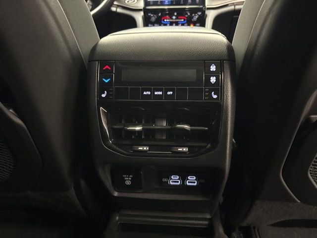 Used 2022 Jeep Grand Cherokee L Limited image 31
