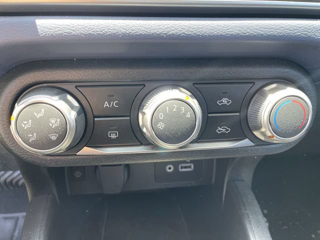 Used 2023 Nissan Versa SV FWD image 33