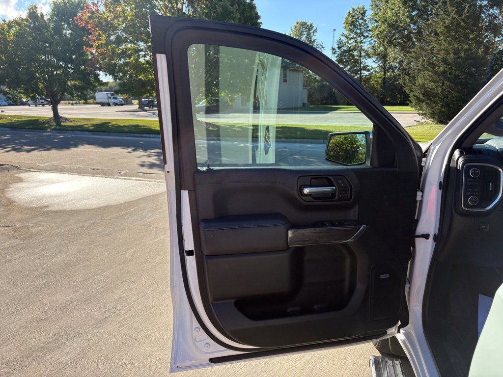Used 2020 Chevrolet Silverado 1500 LTZ w/ LTZ Plus Package AWD/4WD image 13