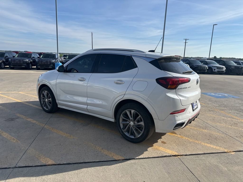 Used 2022 Buick Encore GX Essence w/ Advanced Technology Package FWD image 5