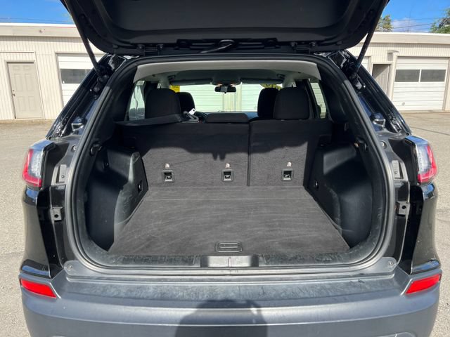 Used 2019 Jeep Cherokee Latitude w/ Popular Appearance Group FWD image 13