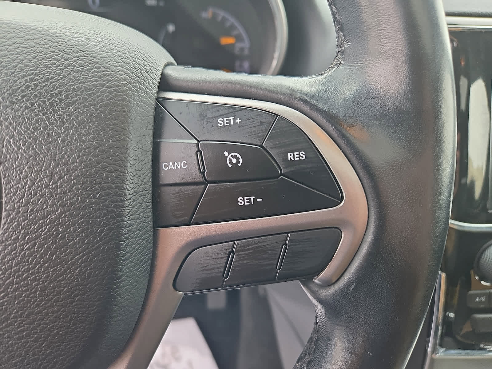 Used 2021 Jeep Grand Cherokee Laredo X image 25