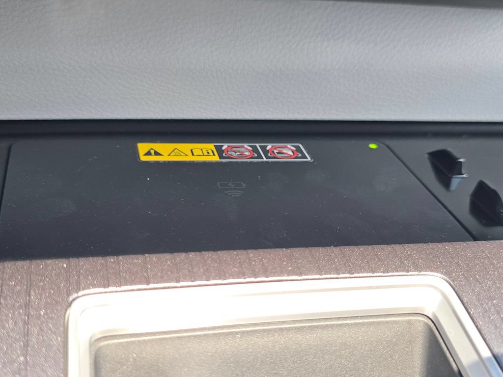New 2026 Toyota Sienna XLE FWD image 9