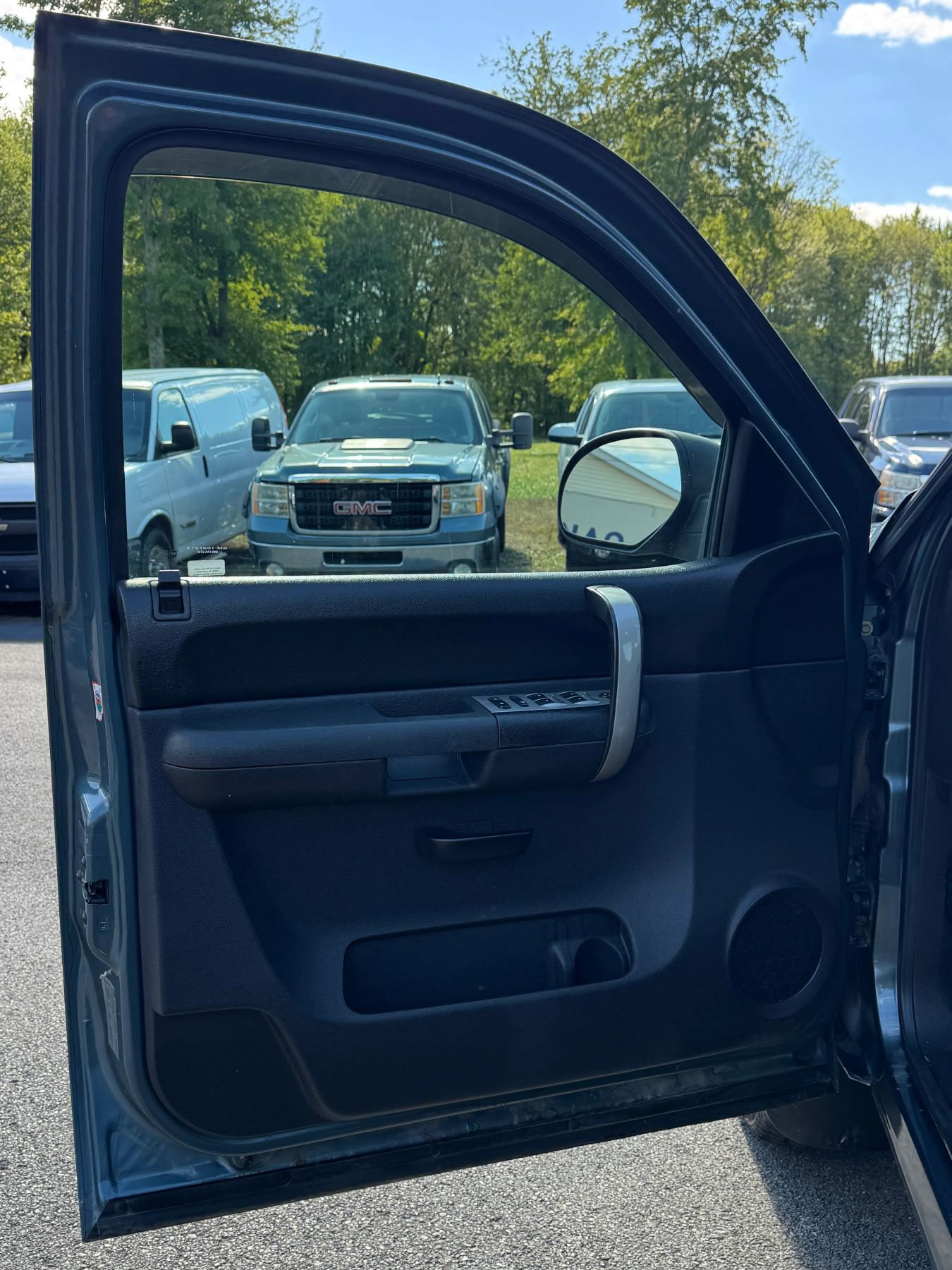 Used 2009 GMC Sierra 1500 SLE w/ Pro Grade Package image 13