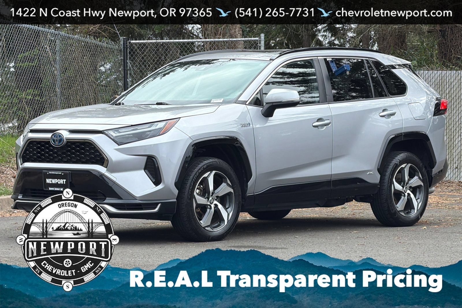 Used 2022 Toyota RAV4 SE w/ Weather & Moonroof Package AWD/4WD image 8