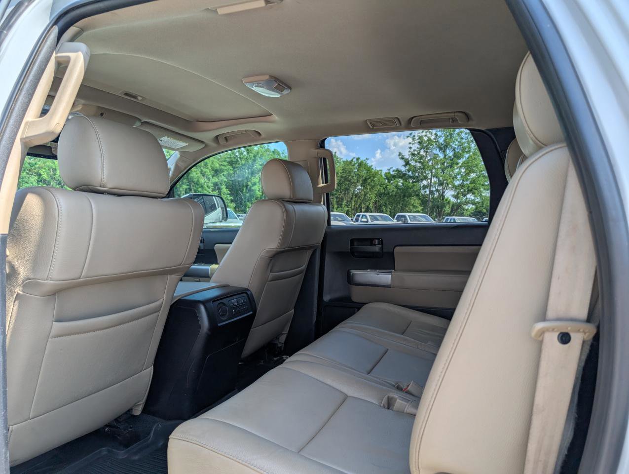 Used 2018 Toyota Sequoia SR5 w/ Premium Package RWD image 22