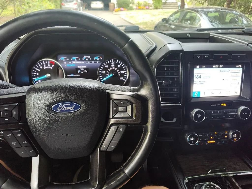 Used 2019 Ford Expedition Max Limited image 9