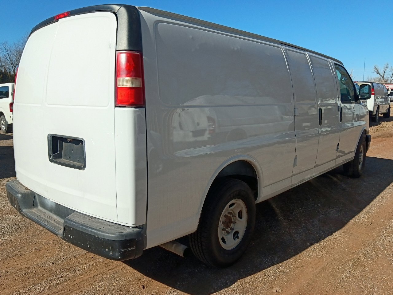 Used 2010 Chevrolet Express 2500 Extended image 5