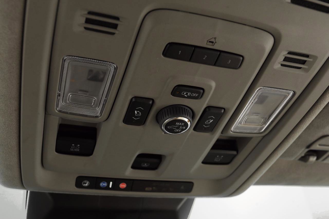 Used 2023 Cadillac Escalade Sport Platinum w/ LPO, ONYX Package AWD/4WD image 25