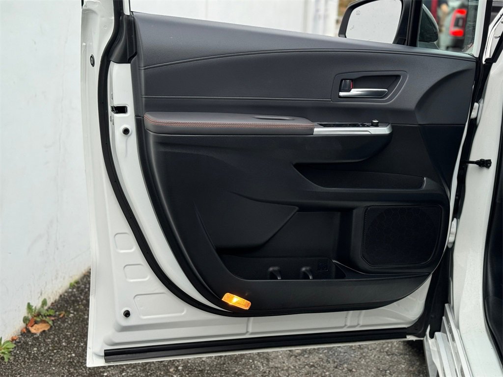 Certified 2024 Toyota Sienna XSE image 10