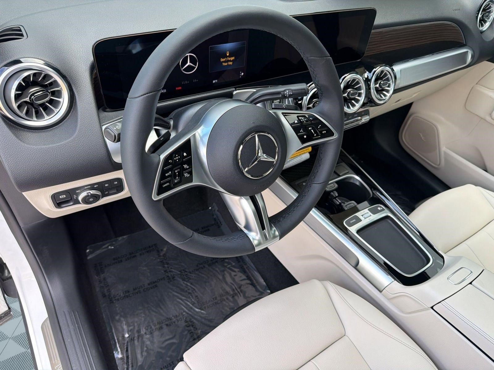 Used 2026 Mercedes-Benz GLB 250 image 4