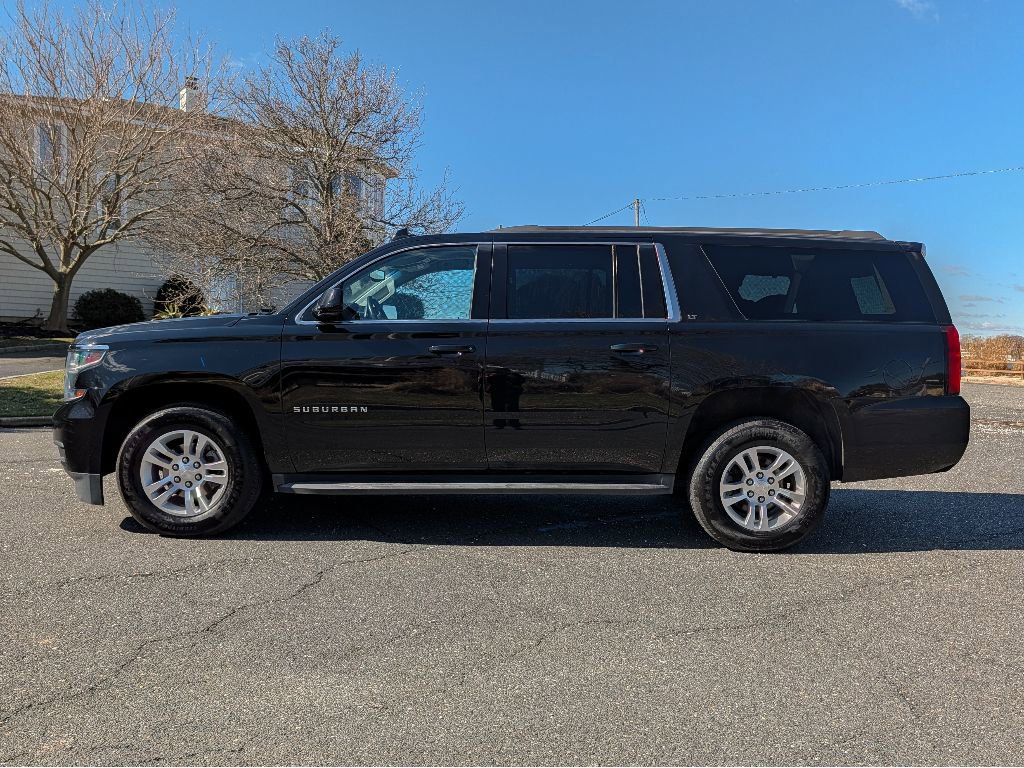 Used 2019 Chevrolet Suburban LT image 9