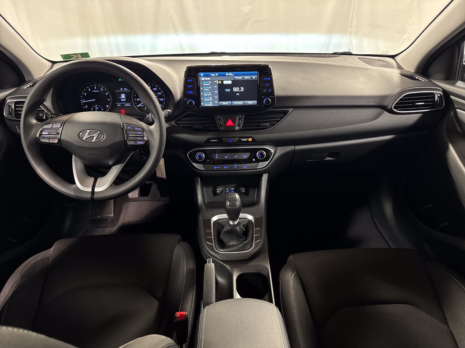 Used 2018 Hyundai Elantra GT FWD image 4