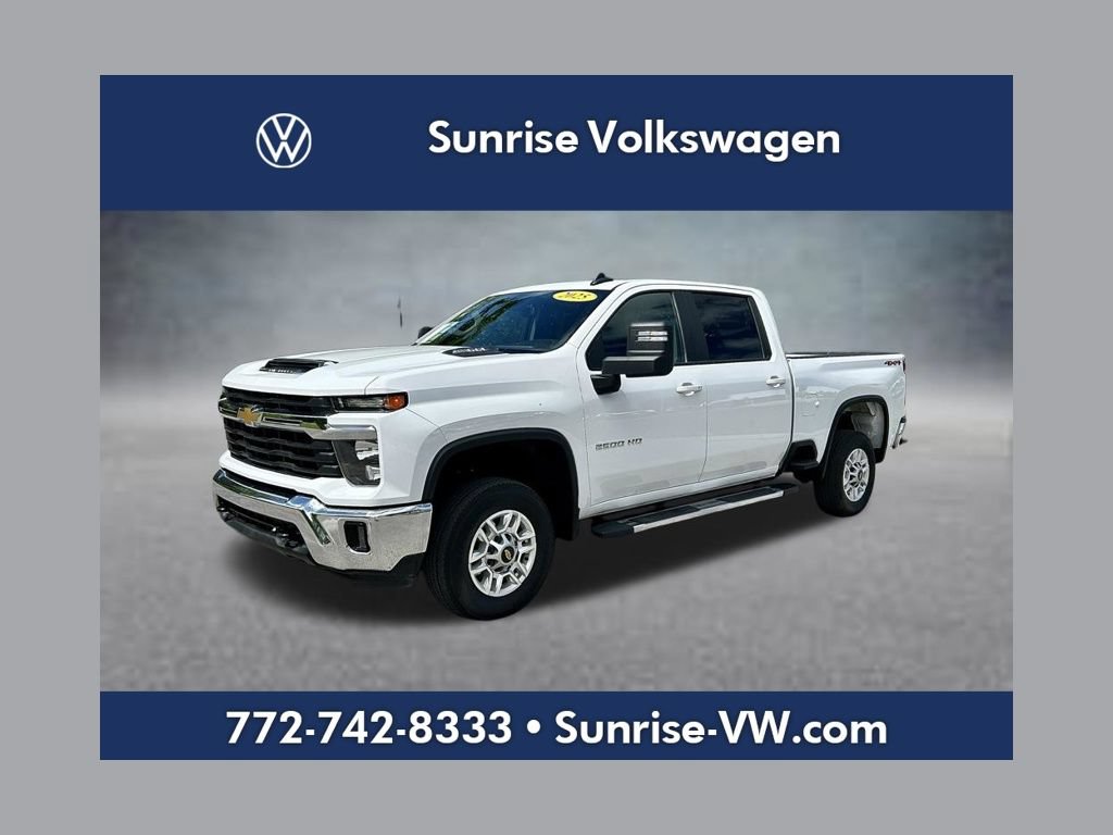 Used 2025 Chevrolet Silverado 2500 LT w/ Convenience Package AWD/4WD image 1