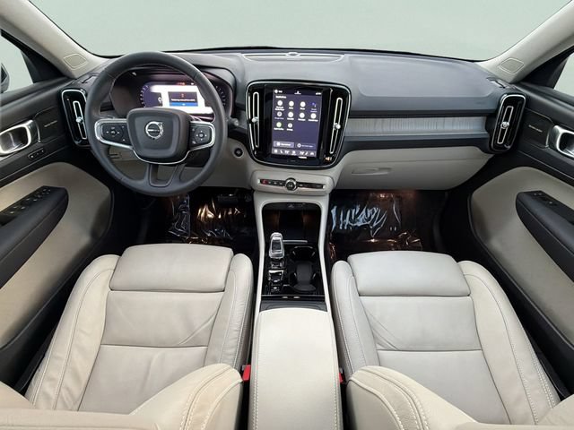 Used 2023 Volvo XC40 B4 Ultimate FWD image 26