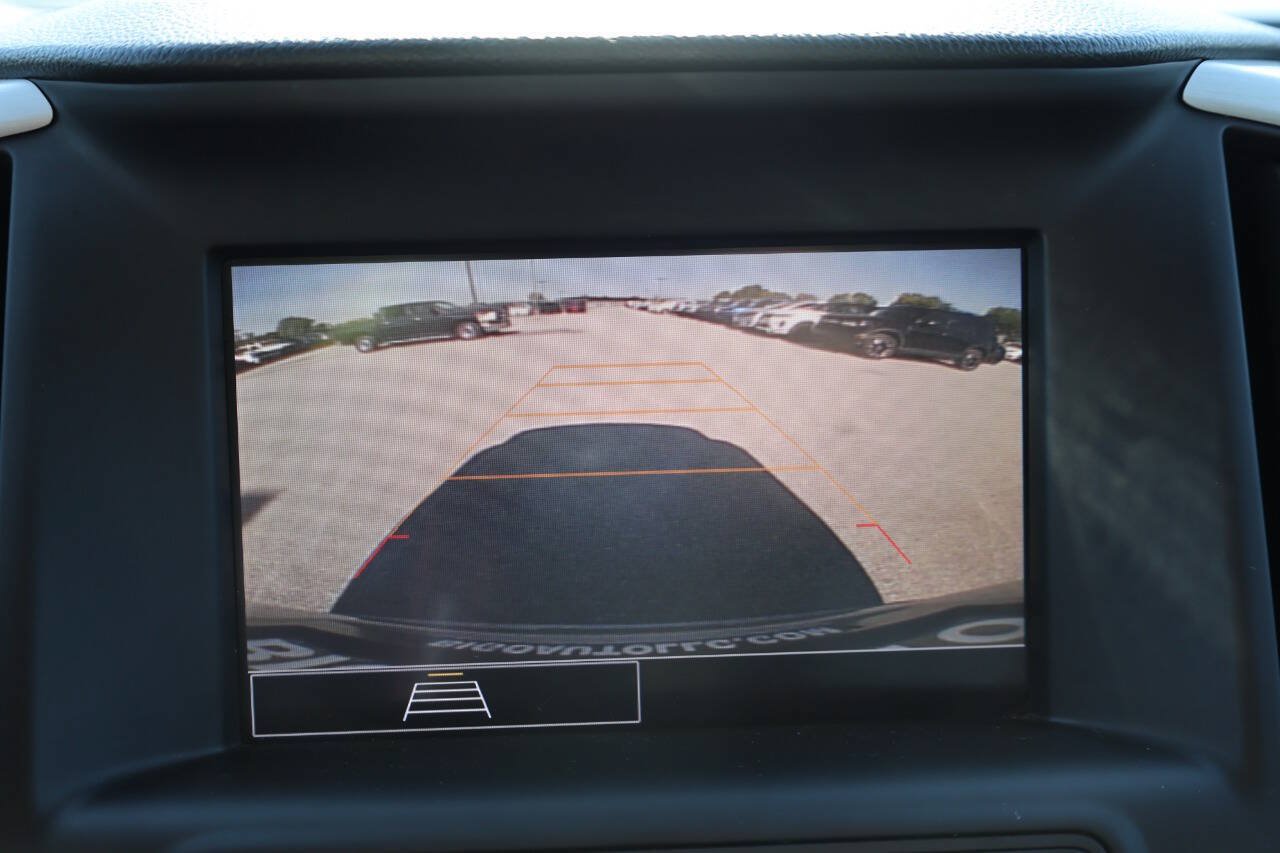 Used 2024 GMC Terrain SLE AWD/4WD image 22