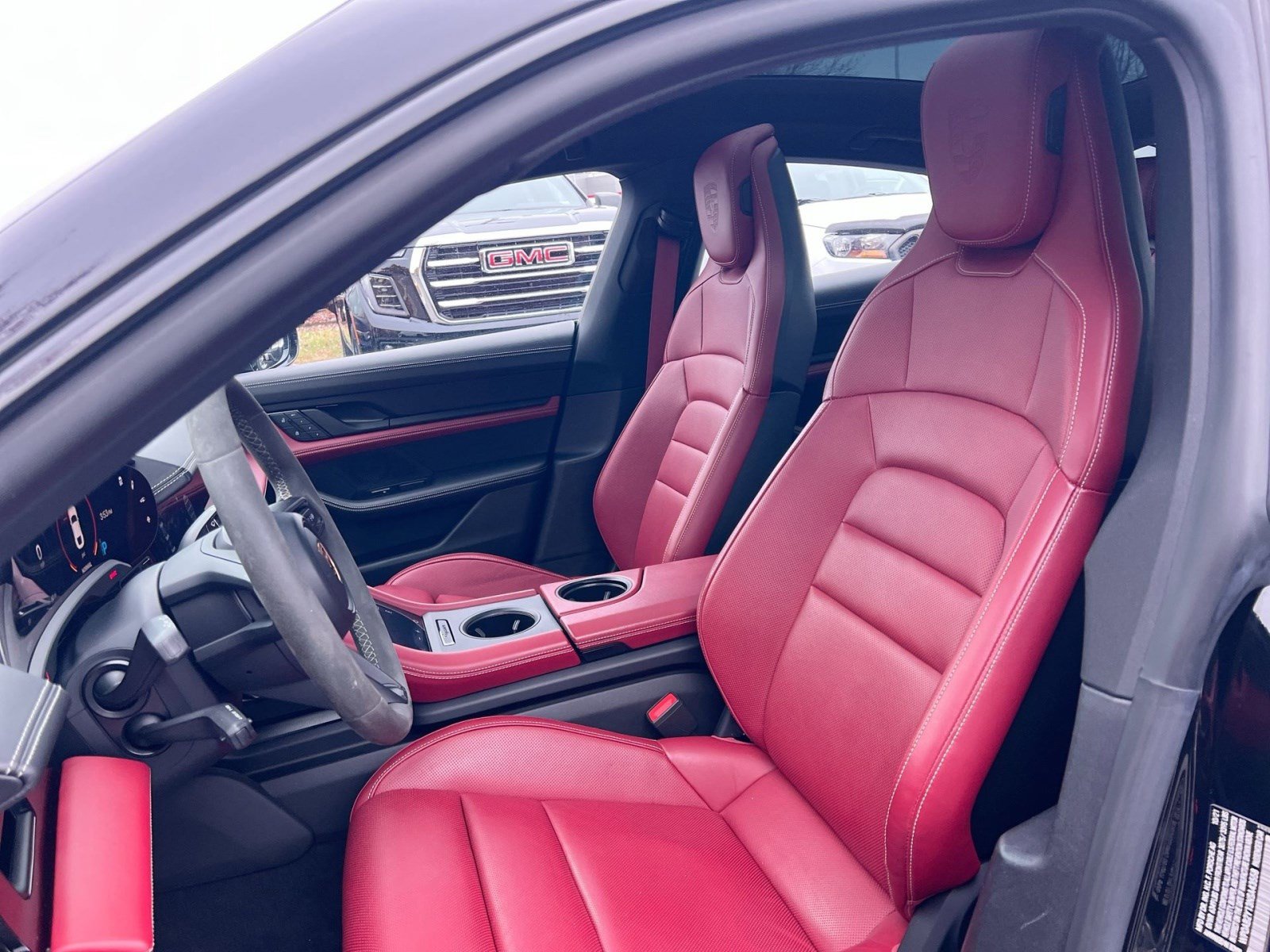 Used 2022 Porsche Taycan 4S image 13