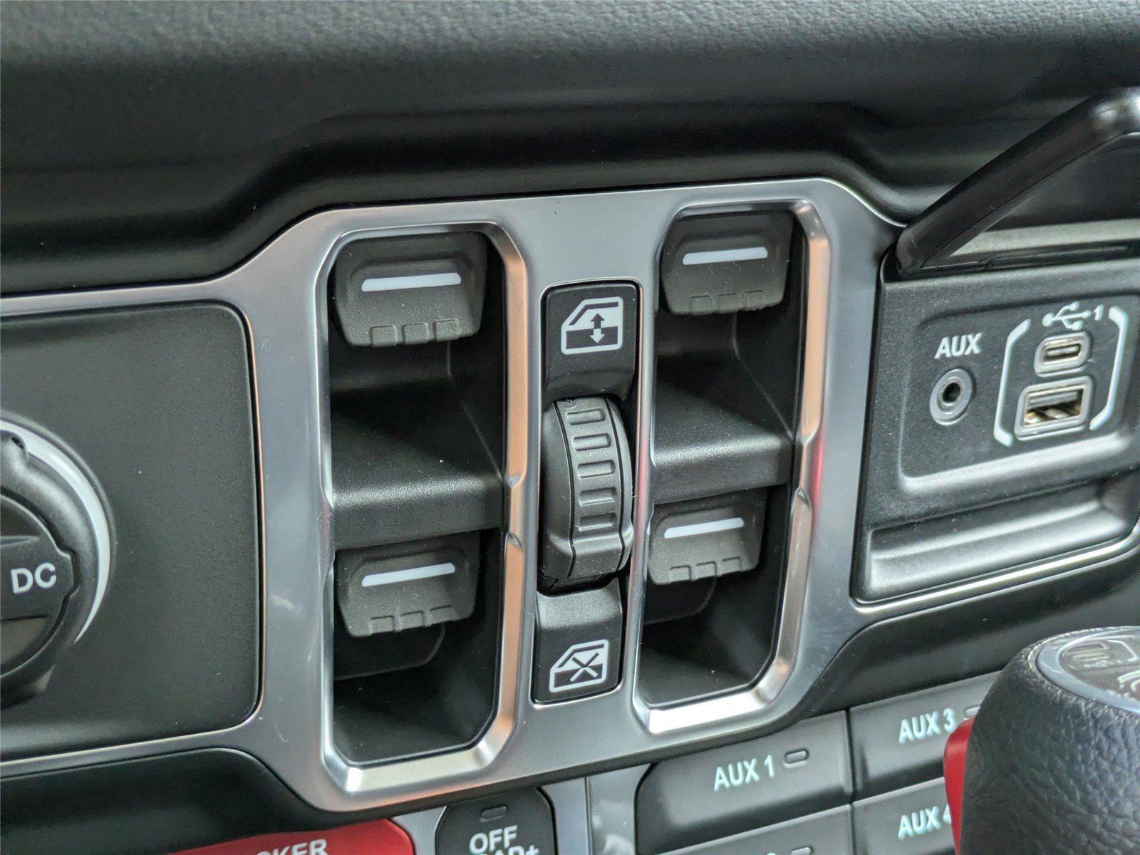 New 2026 Jeep Gladiator Mojave AWD/4WD image 24
