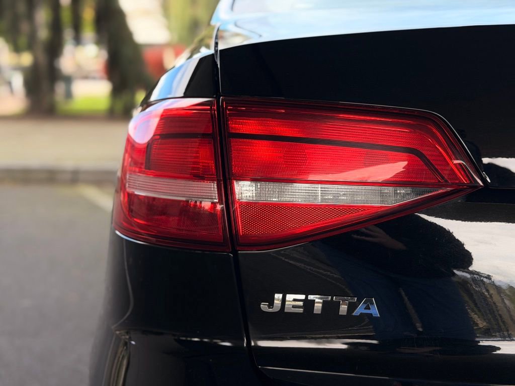 Used 2015 Volkswagen Jetta S image 14