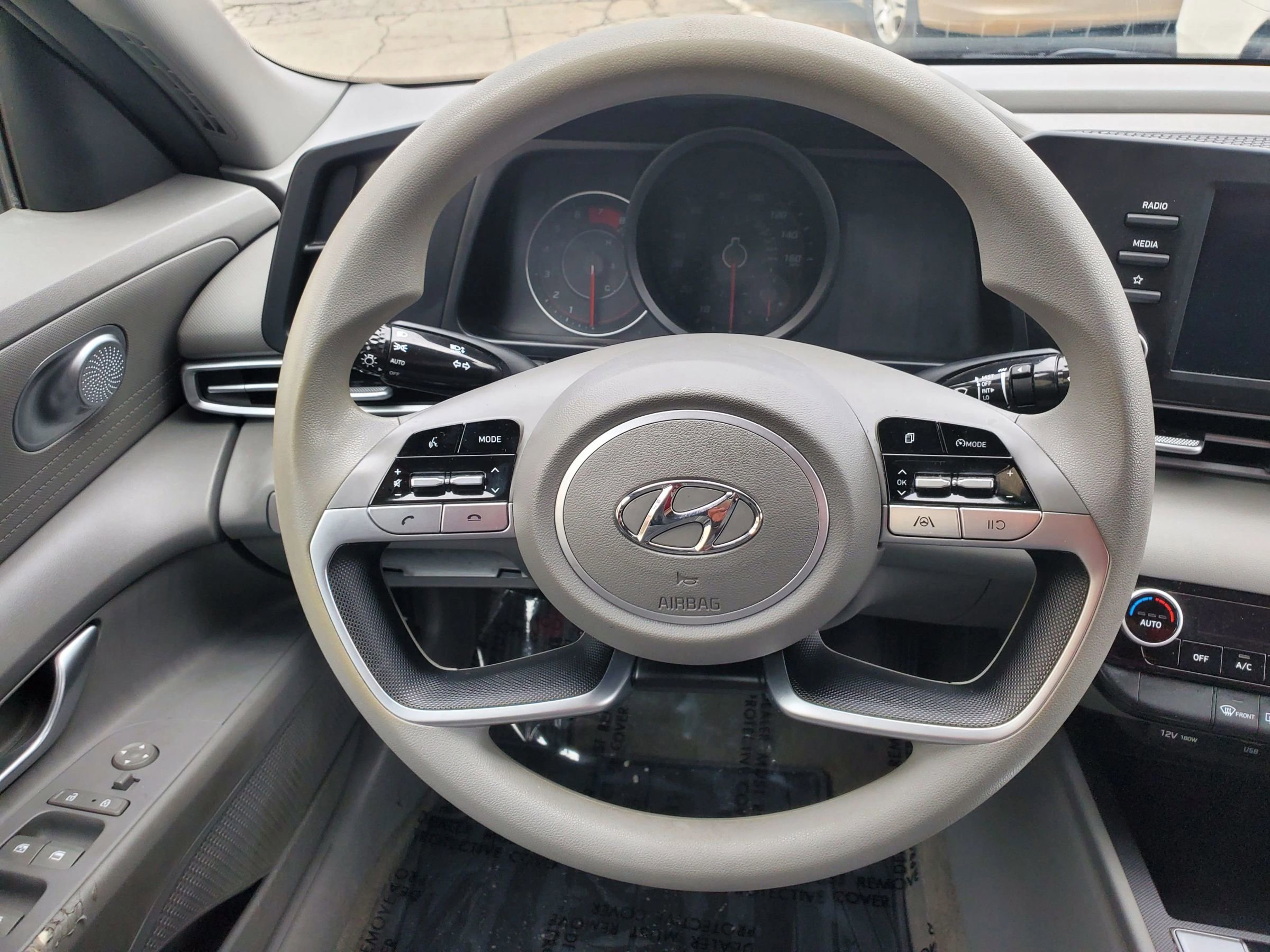 Used 2021 Hyundai Elantra SEL image 27