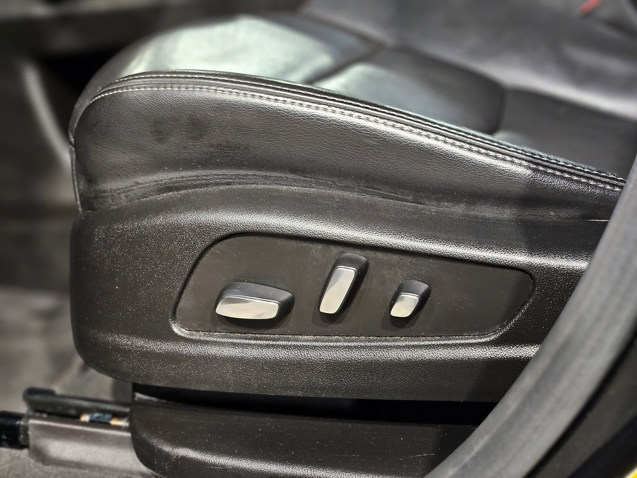 Used 2024 Cadillac XT6 Premium Luxury image 24