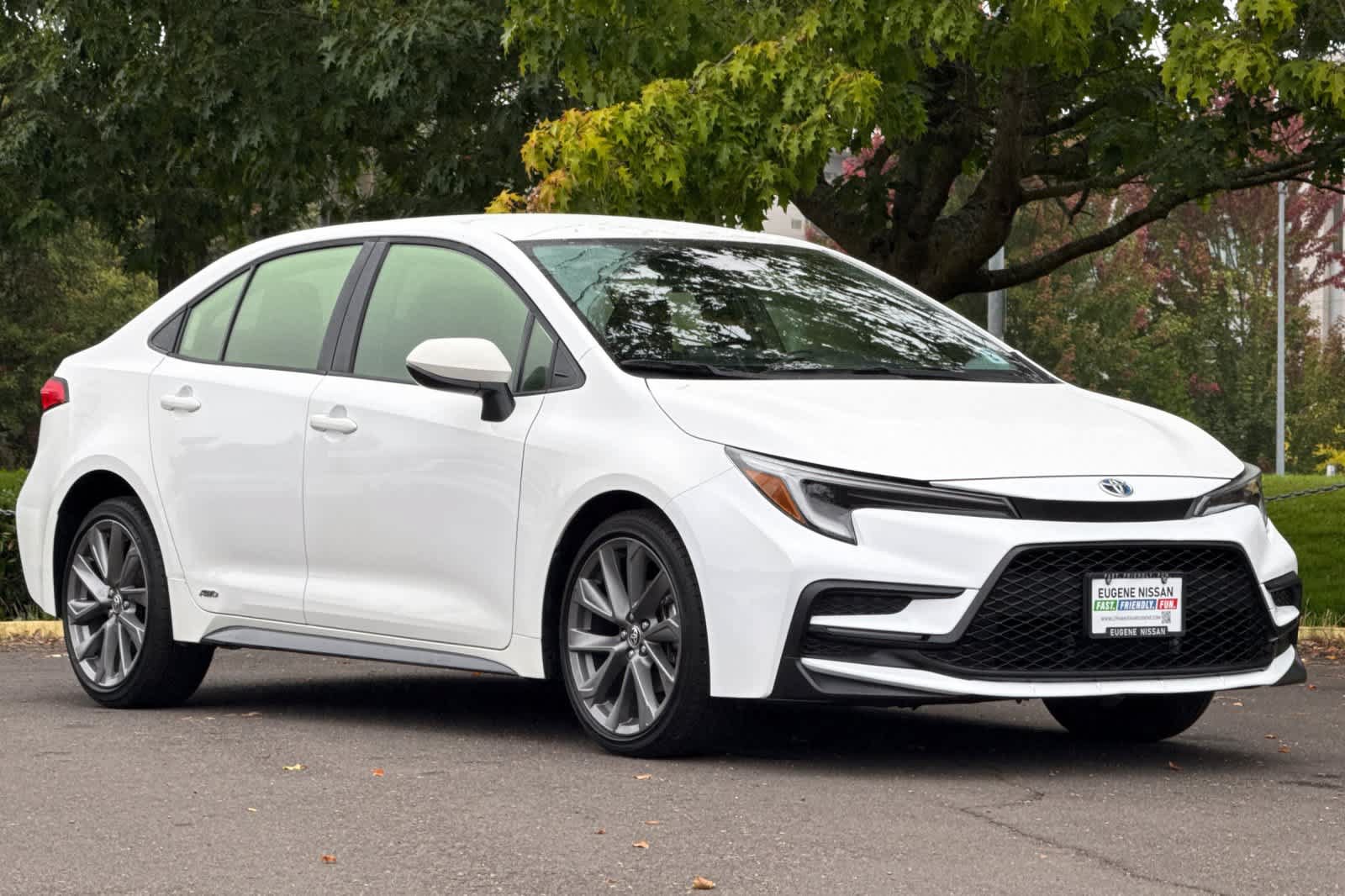 Used 2024 Toyota Corolla SE AWD/4WD image 9