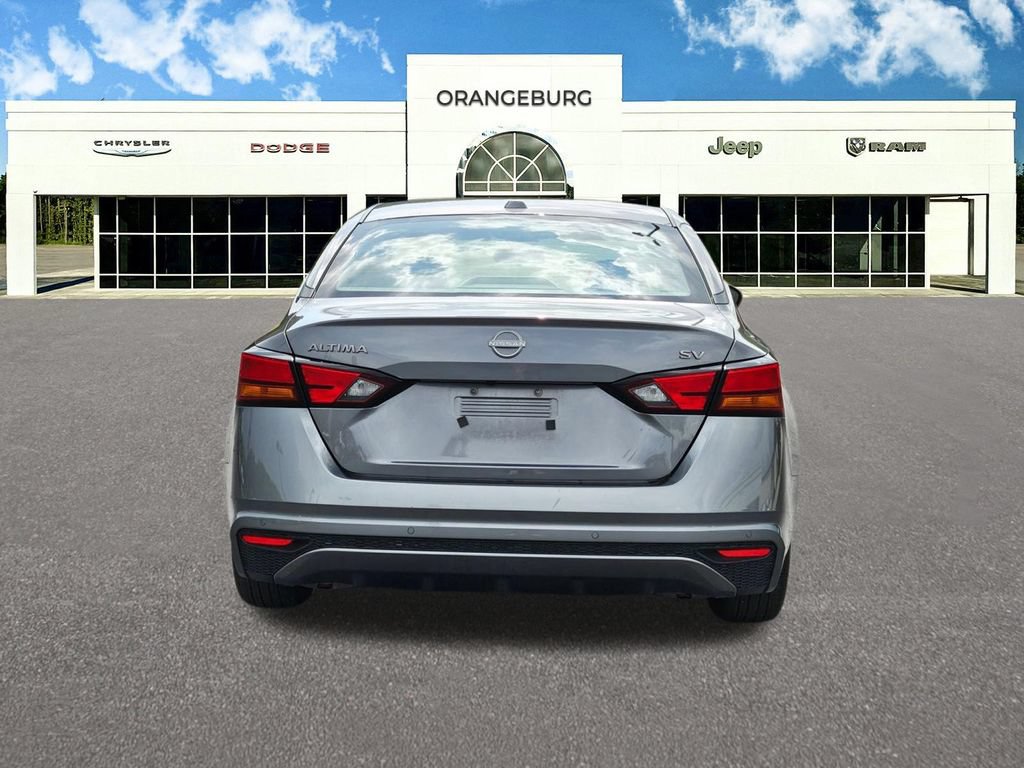 Used 2024 Nissan Altima 2.5 SV FWD image 7