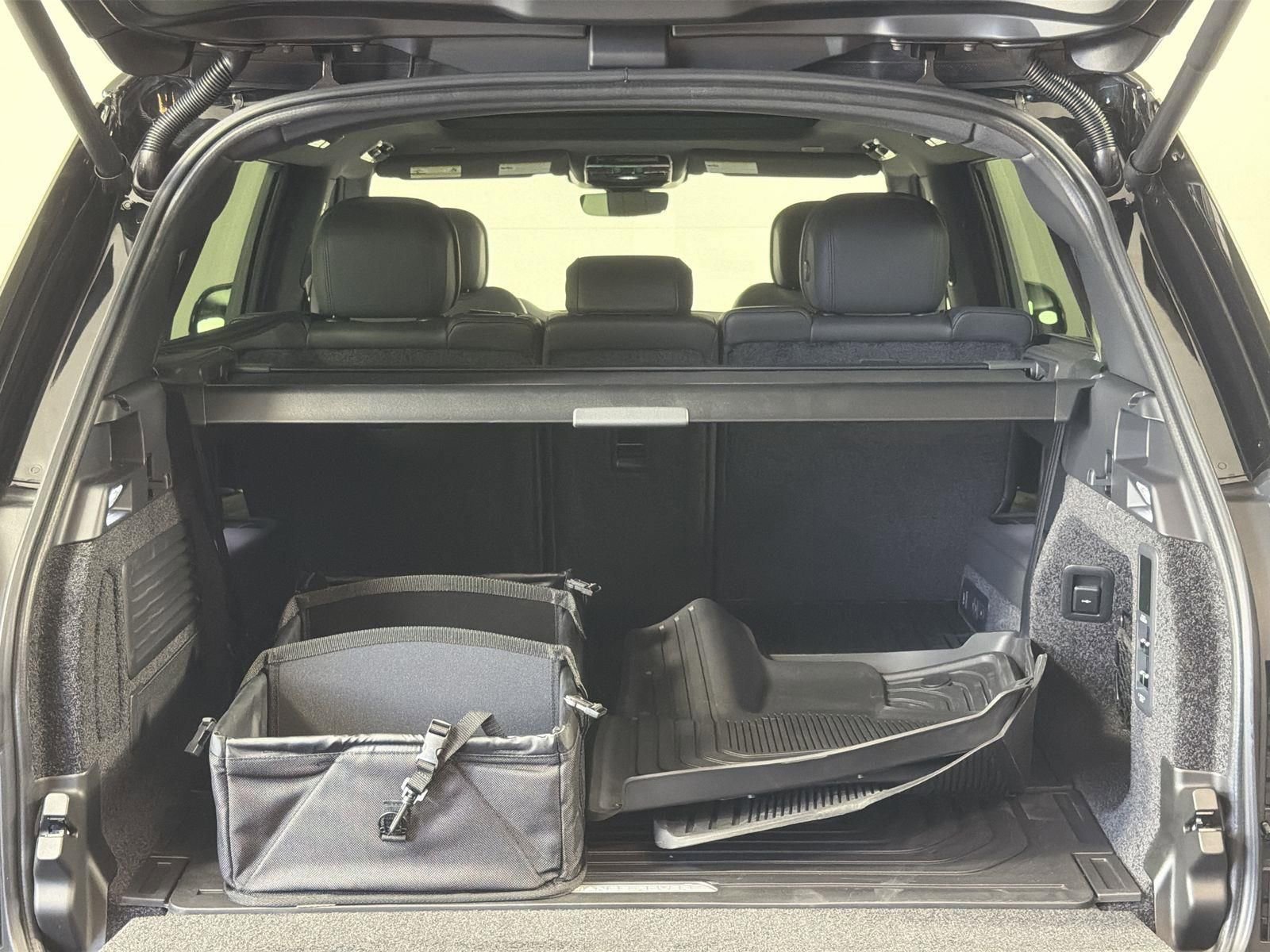 New 2026 Land Rover Range Rover Long Wheelbase SE image 29