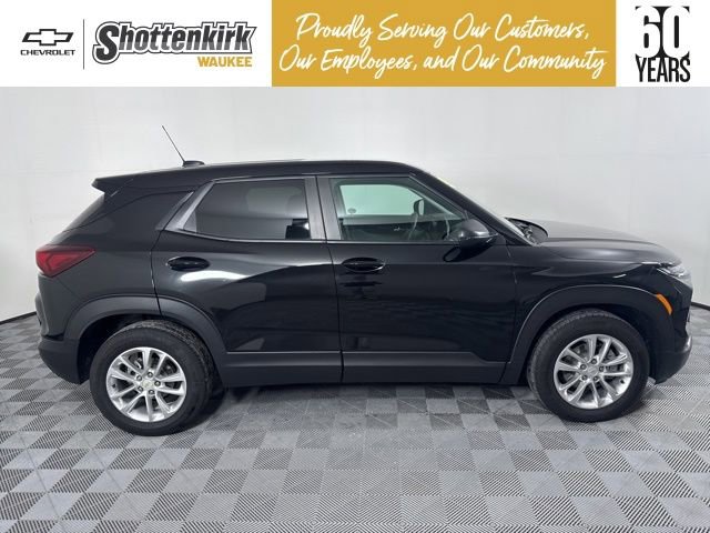 Used 2024 Chevrolet TrailBlazer LS w/ LS Convenience Package image 3