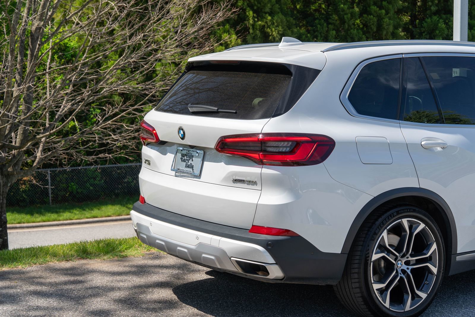 Used 2020 BMW X5 xDrive50i w/ Executive Package AWD/4WD image 11