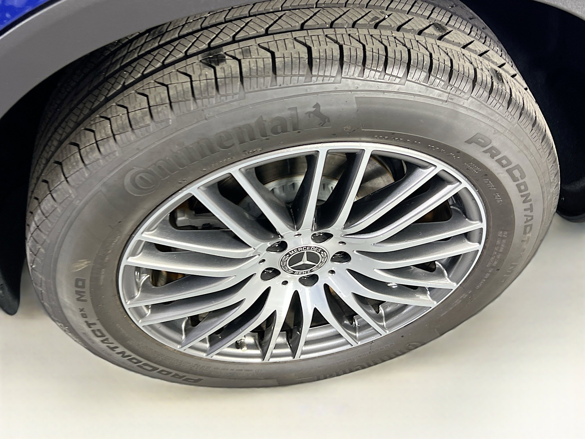 Used 2025 Mercedes-Benz GLC 300 4MATIC image 32