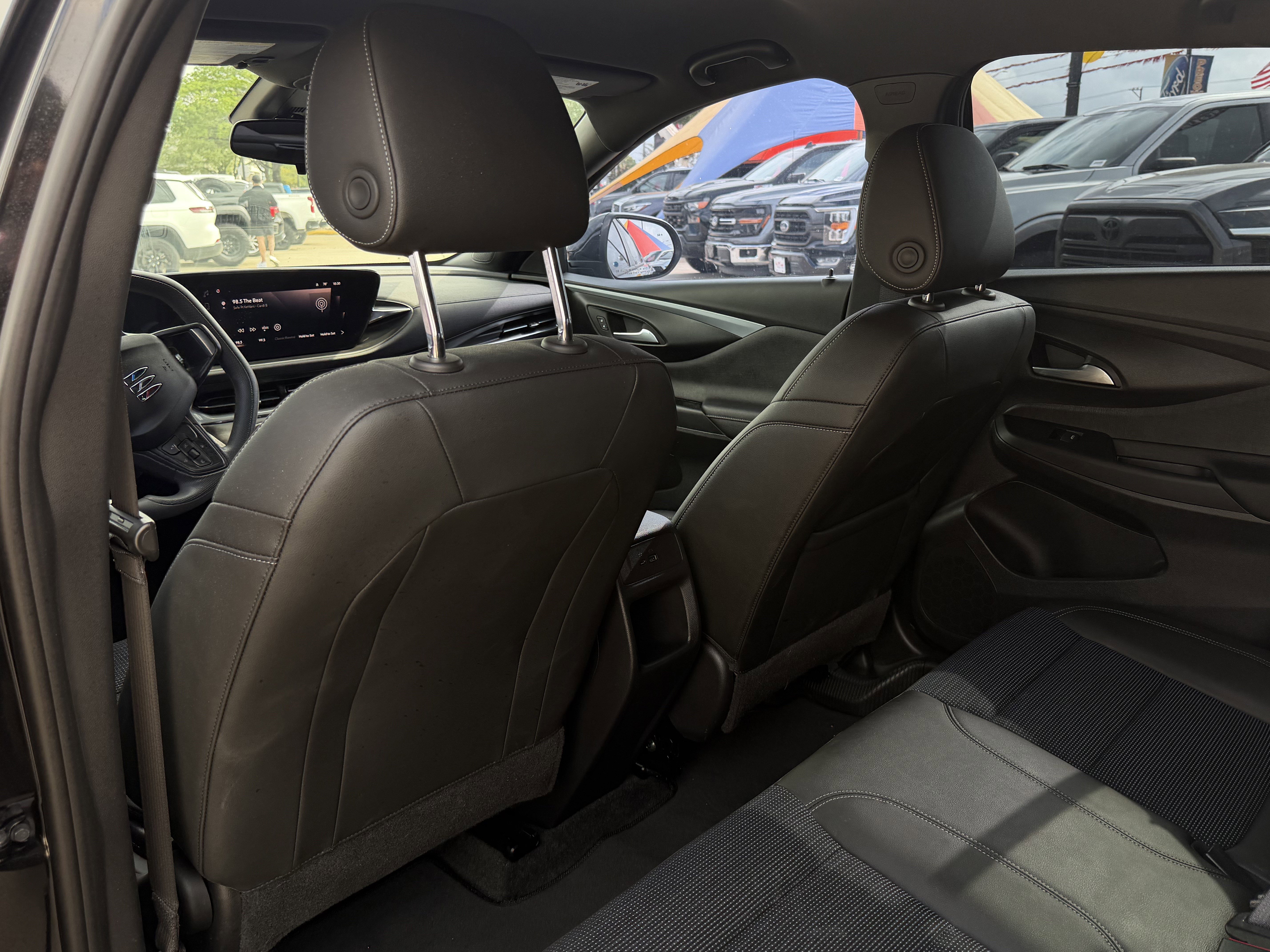 Used 2025 Buick Envista Preferred w/ Convenience II Package image 14