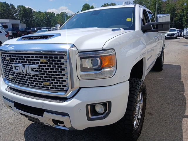 Used 2017 GMC Sierra 2500 Denali w/ Duramax Plus Package AWD/4WD image 13