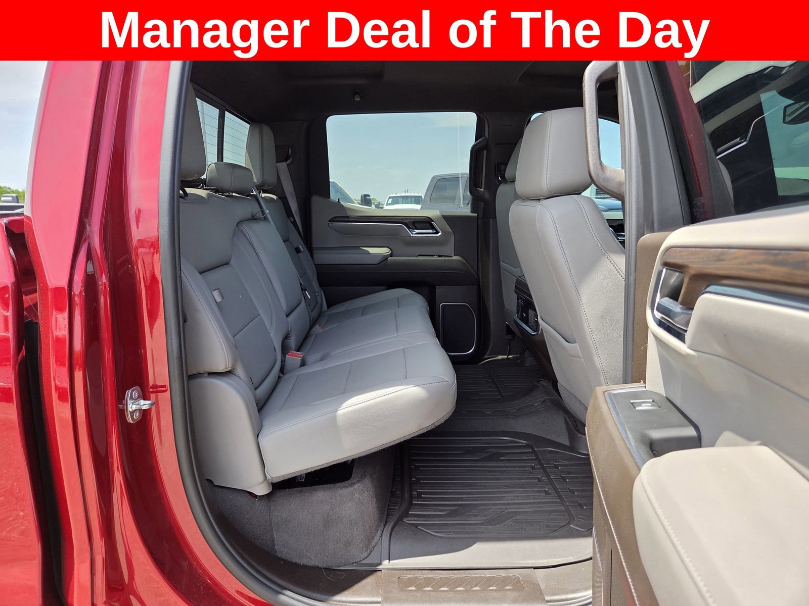 Used 2024 GMC Sierra 1500 SLT w/ SLT Premium Plus Package AWD/4WD image 18