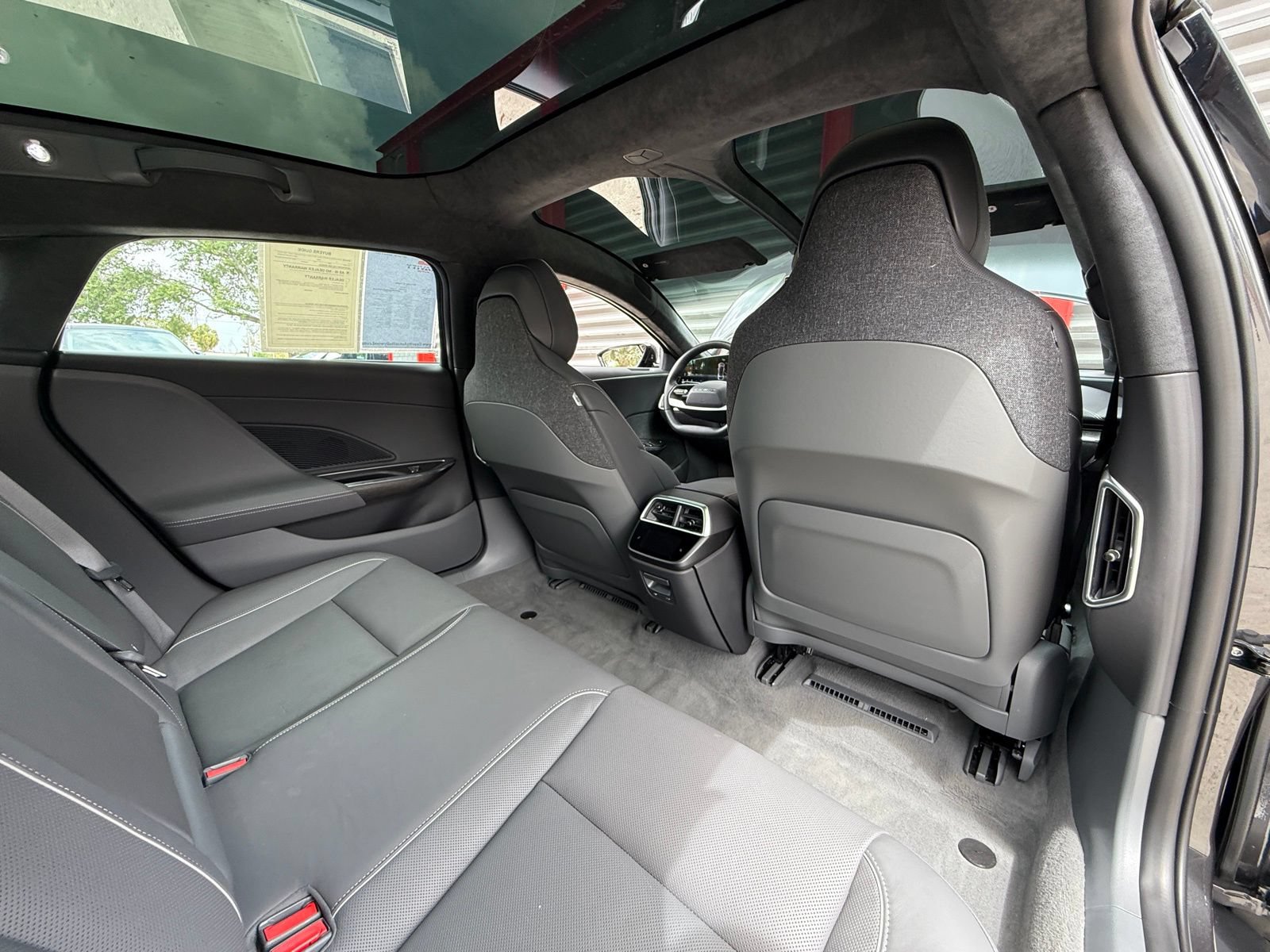 Used 2023 Lucid Air Touring AWD/4WD image 17