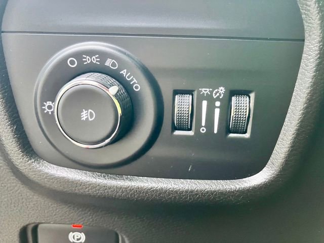 Used 2024 Jeep Grand Cherokee Limited image 19