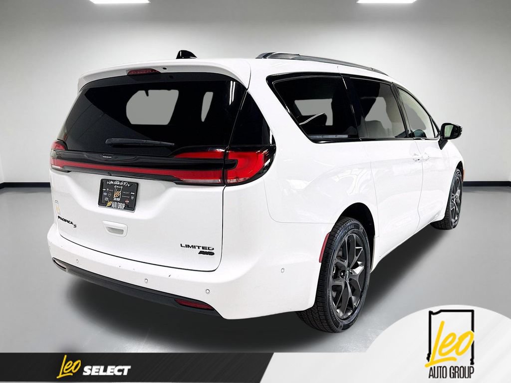 Used 2023 Chrysler Pacifica Limited w/ Uconnect Theater Family Group AWD/4WD image 8