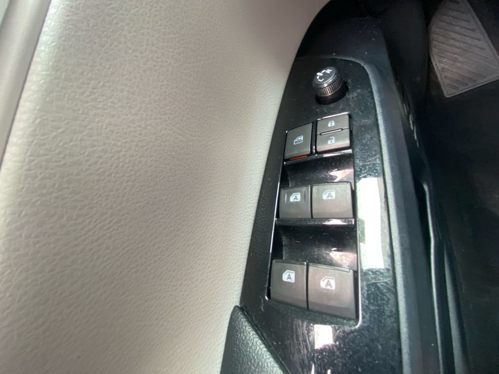 Used 2016 Toyota Prius Two FWD image 16