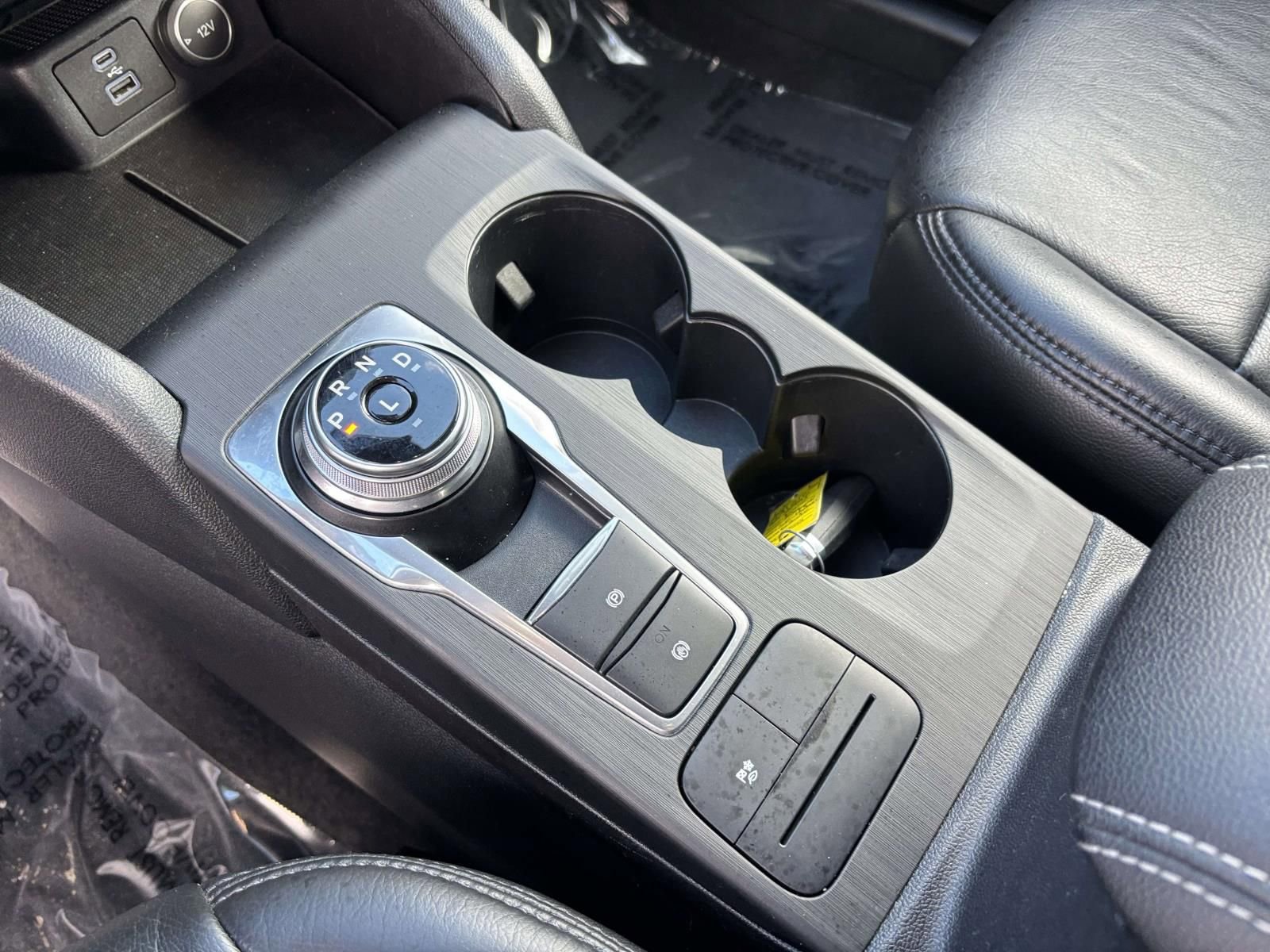 Certified 2021 Ford Escape SE w/ SE Sport Appearance Package image 26