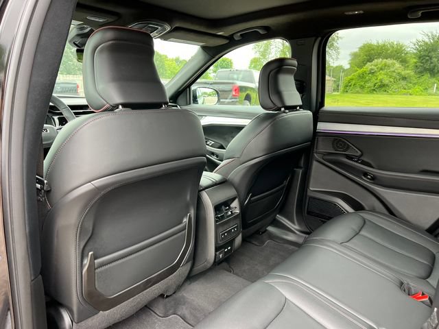 Used 2024 Jeep Wagoneer Limited AWD/4WD image 36