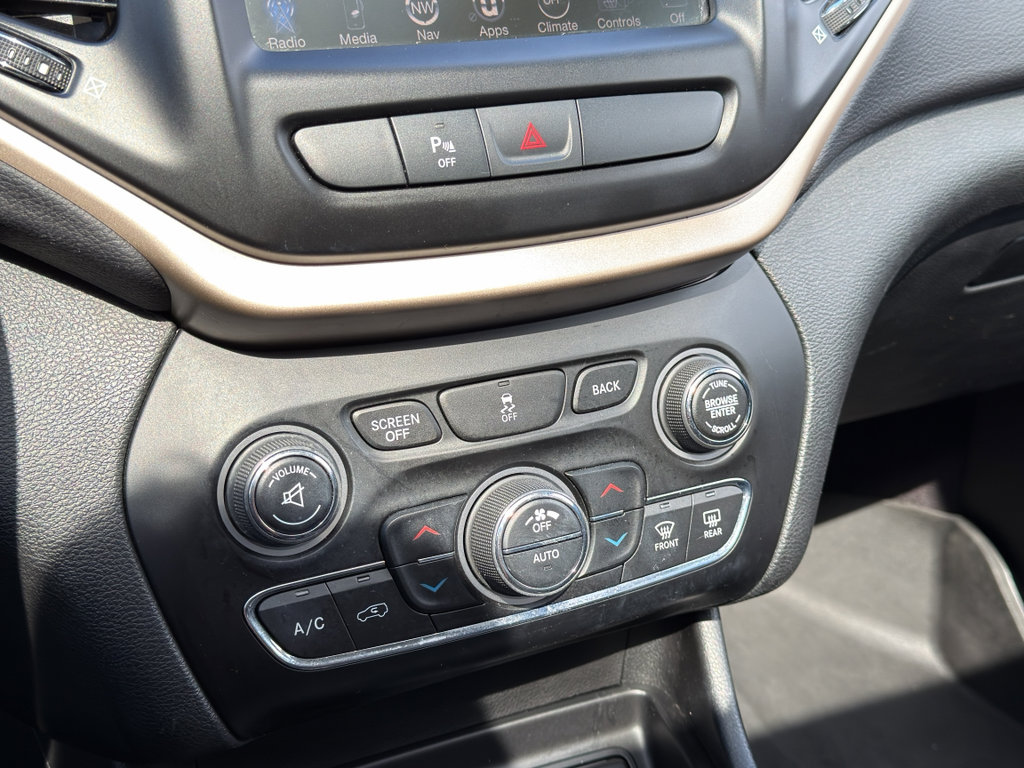 Used 2018 Jeep Cherokee Limited image 22