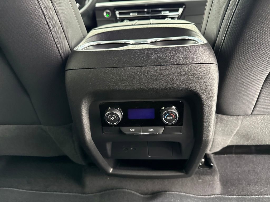 New 2026 Chevrolet Traverse LT w/ Midnight/Sport Edition image 13