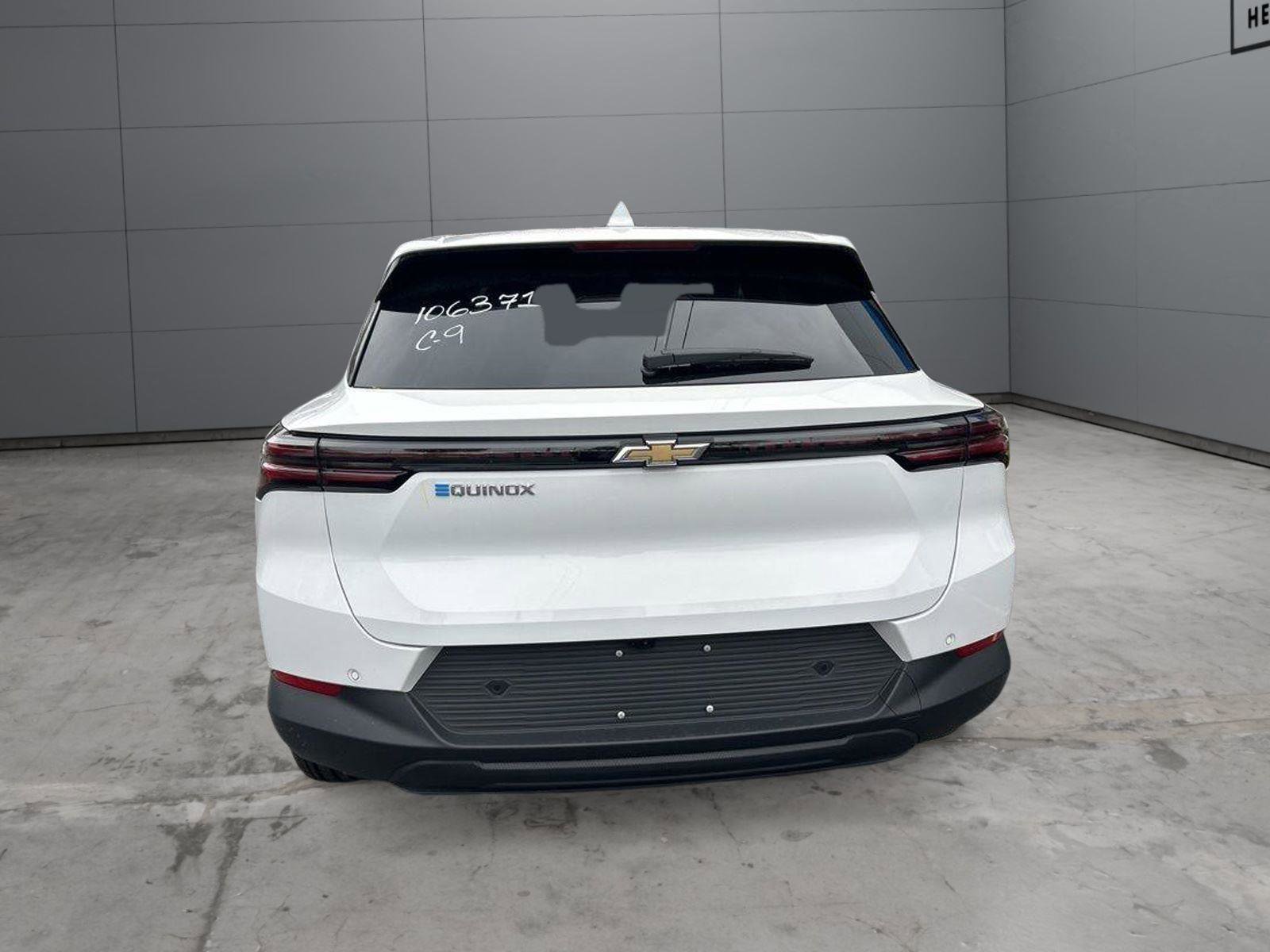 New 2026 Chevrolet Equinox EV LT FWD image 3
